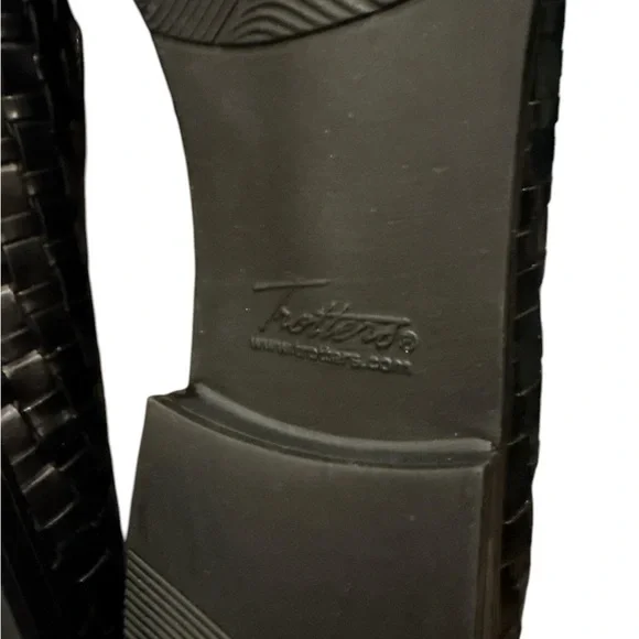 Trotter Liz Black Woven Pattern Slip-ons Women’s size 8N New In Box - Picture 9 of 10